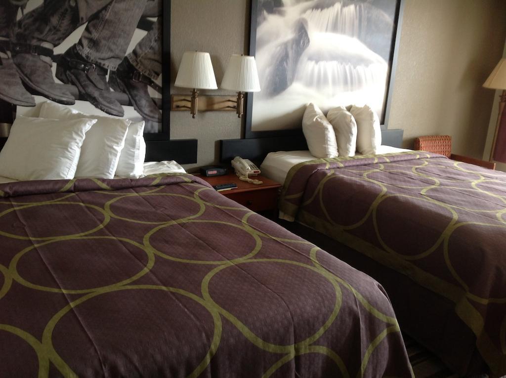 Super 8 By Wyndham Longview/North Motel Rom bilde